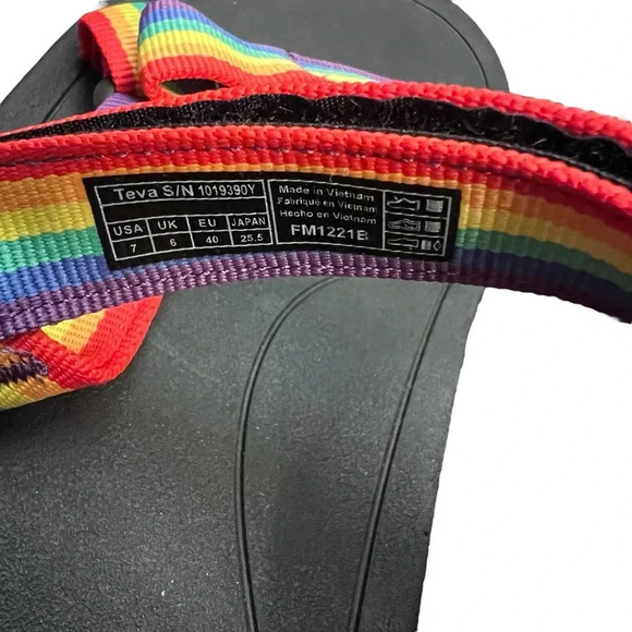 Teva Rainbow Strap Sandals - Picture 7 of 8